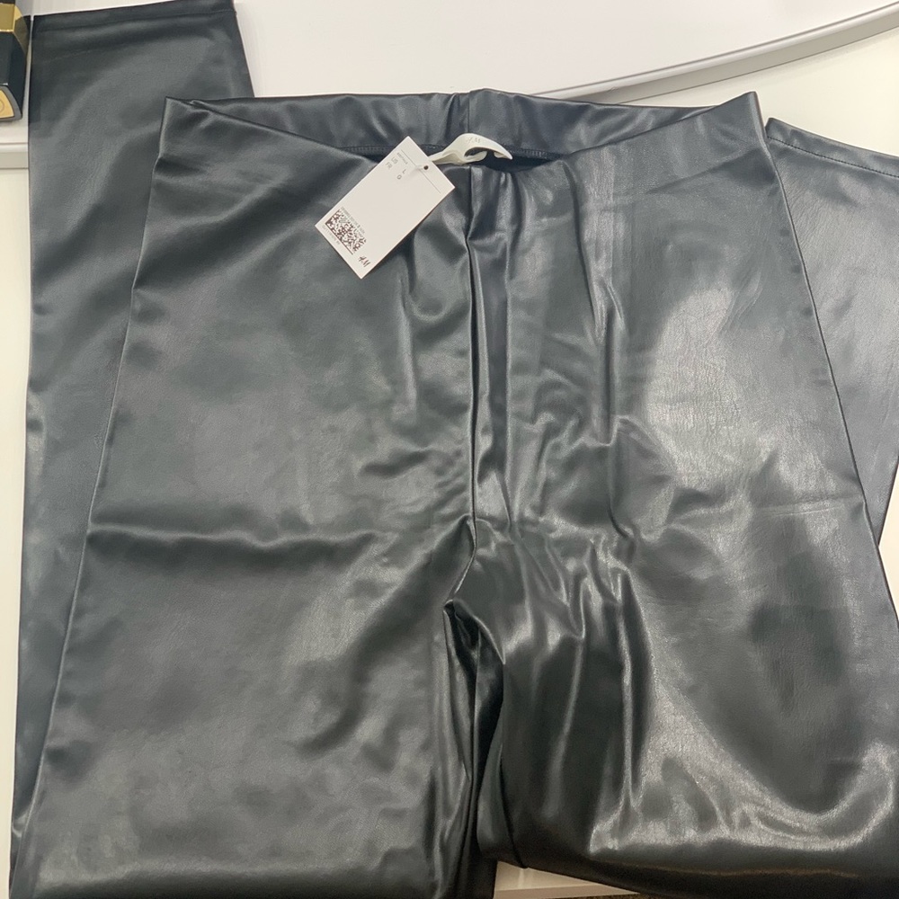 NWT H&M skinny leather leggings/Pants!